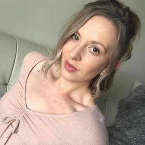 Meet your Posher, Lily